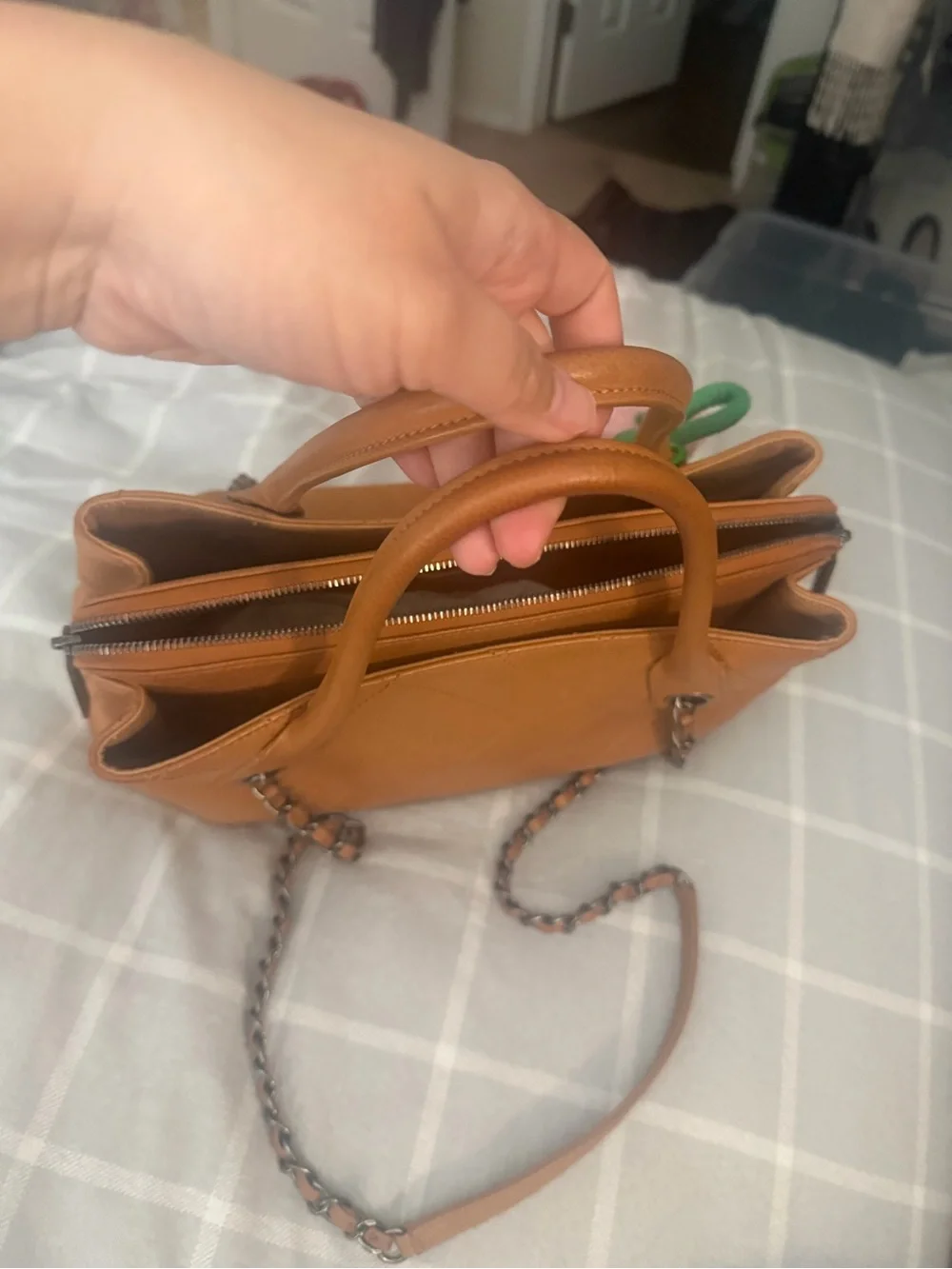 💯 Auth CHANEL Quilted Camel Leather Shoulder Bag with Chain Strap